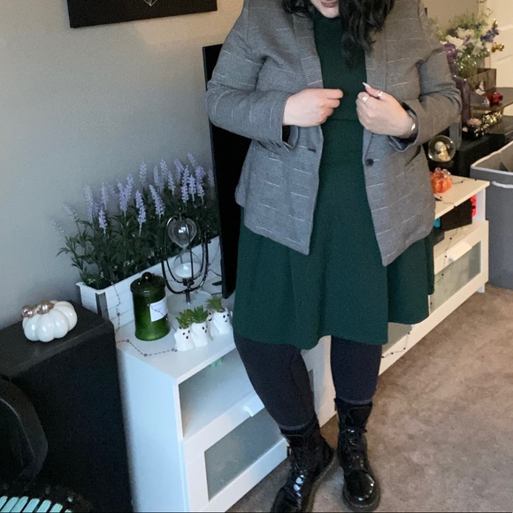 Meet your Posher, Brooke - Picture 2 of 3